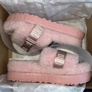 pink fluffita Uggs